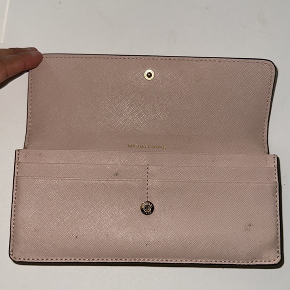 Blush micheal kors wallet - Picture 3 of 7